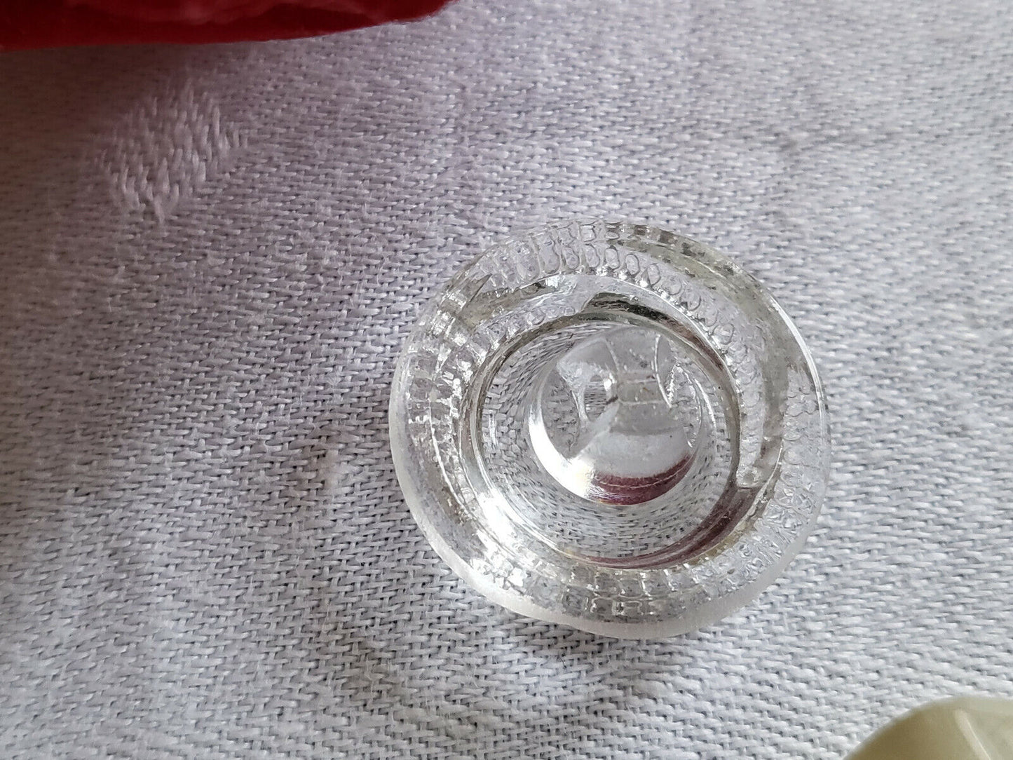 Bouton en verre ancien transparent épais vintage diamètre 2,1 cm G5J