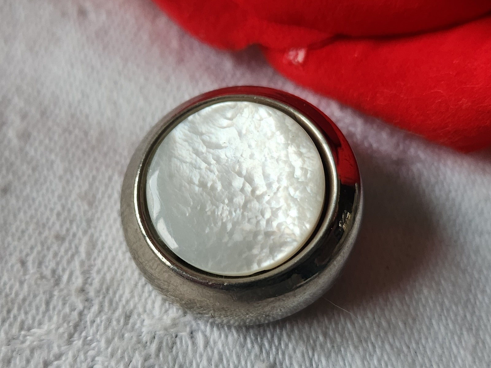 Gros bouton vintage monture métal coeur nacre bombé   2,3 cm D12K