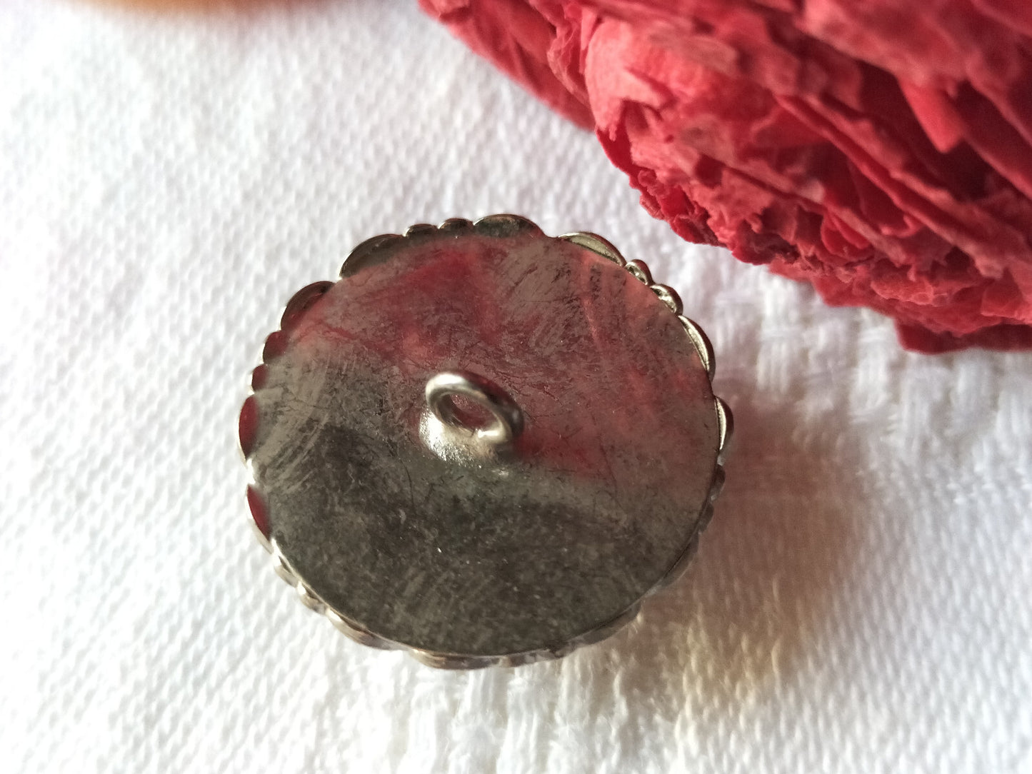 Bouton anciens en métal ajouré 2,1 cm dentelle argenté  vintage G4B