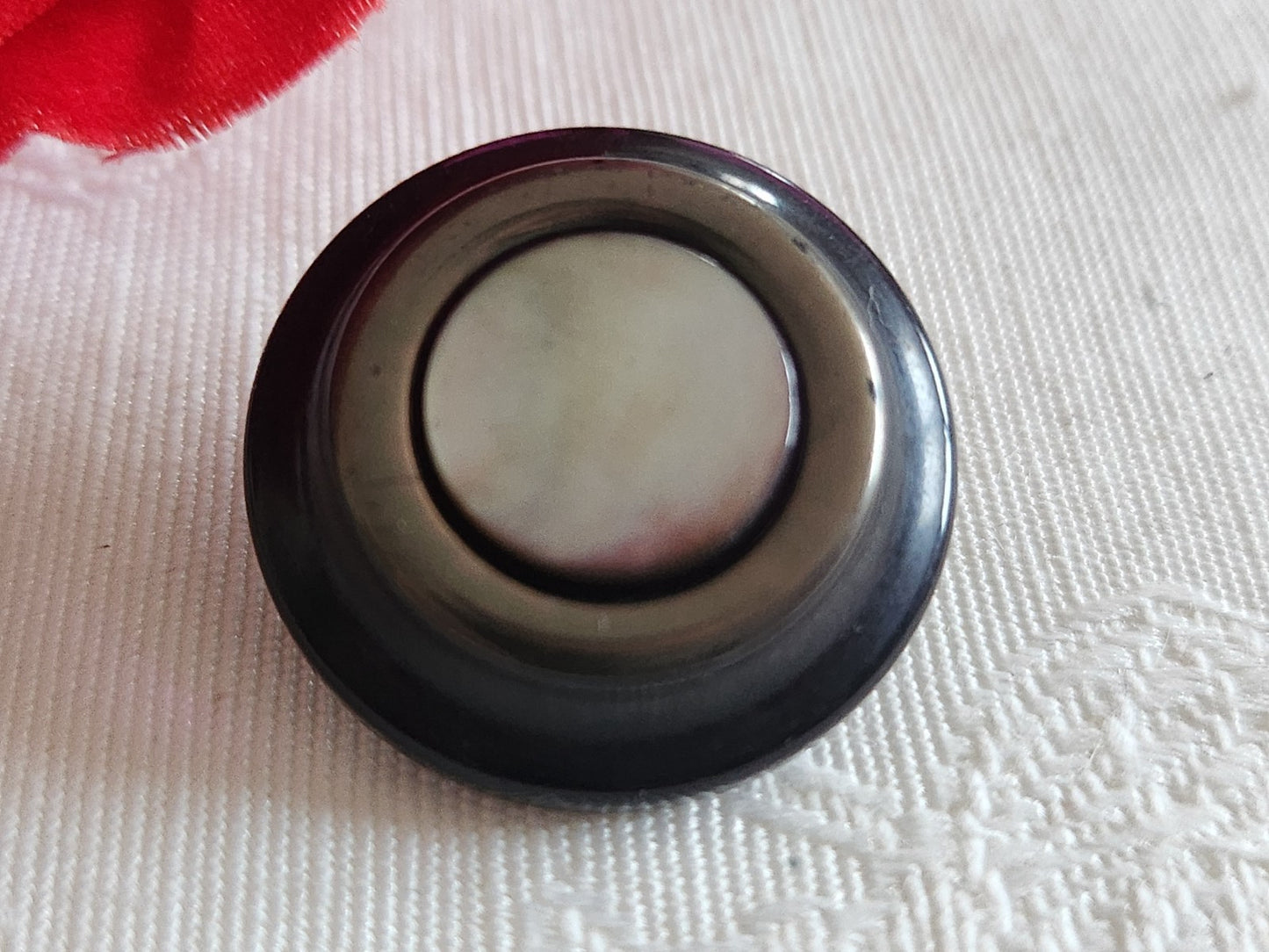 Bouton ancien cœur en nacre pied laiton 2,2 cm ou 22 mm G12K