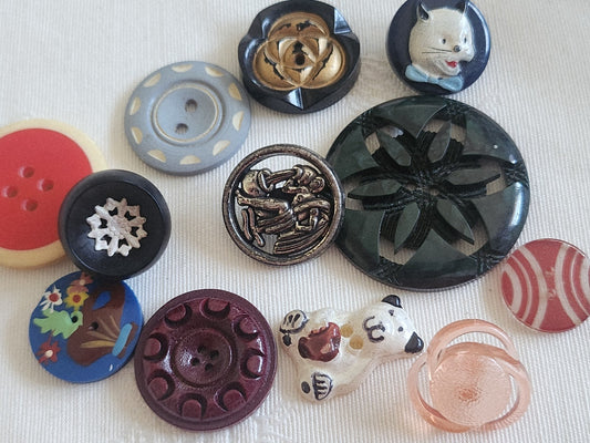 Lot 12 bouton anciens collection assortiment 1,5 à 3,3 cm ref 6185
