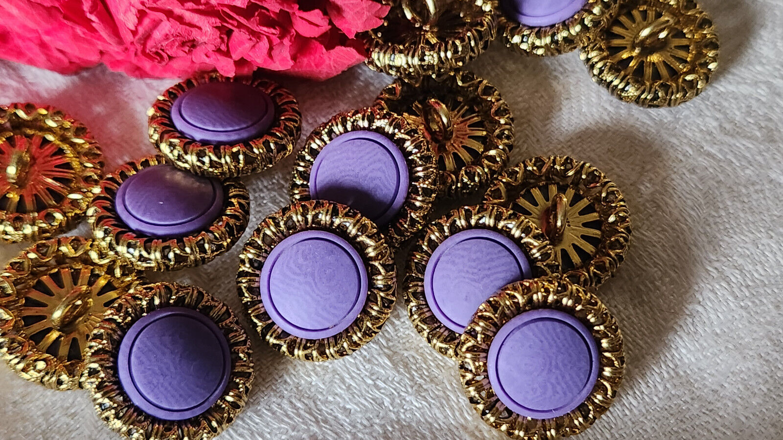 Lot 6 boutons en métal dentelle coeur violet vintage pied 1,7 cm ref 1340