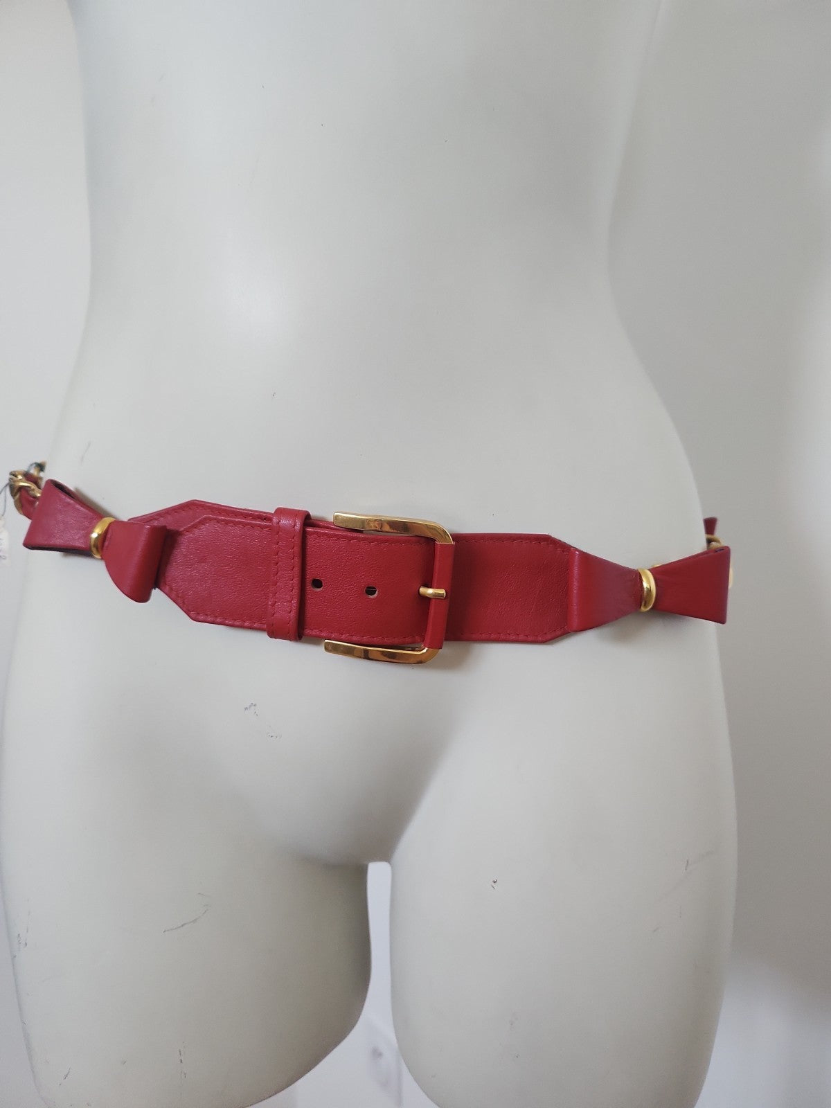 Ceinture ancienne vintage cuir rouge noeud métal doré  superbe
