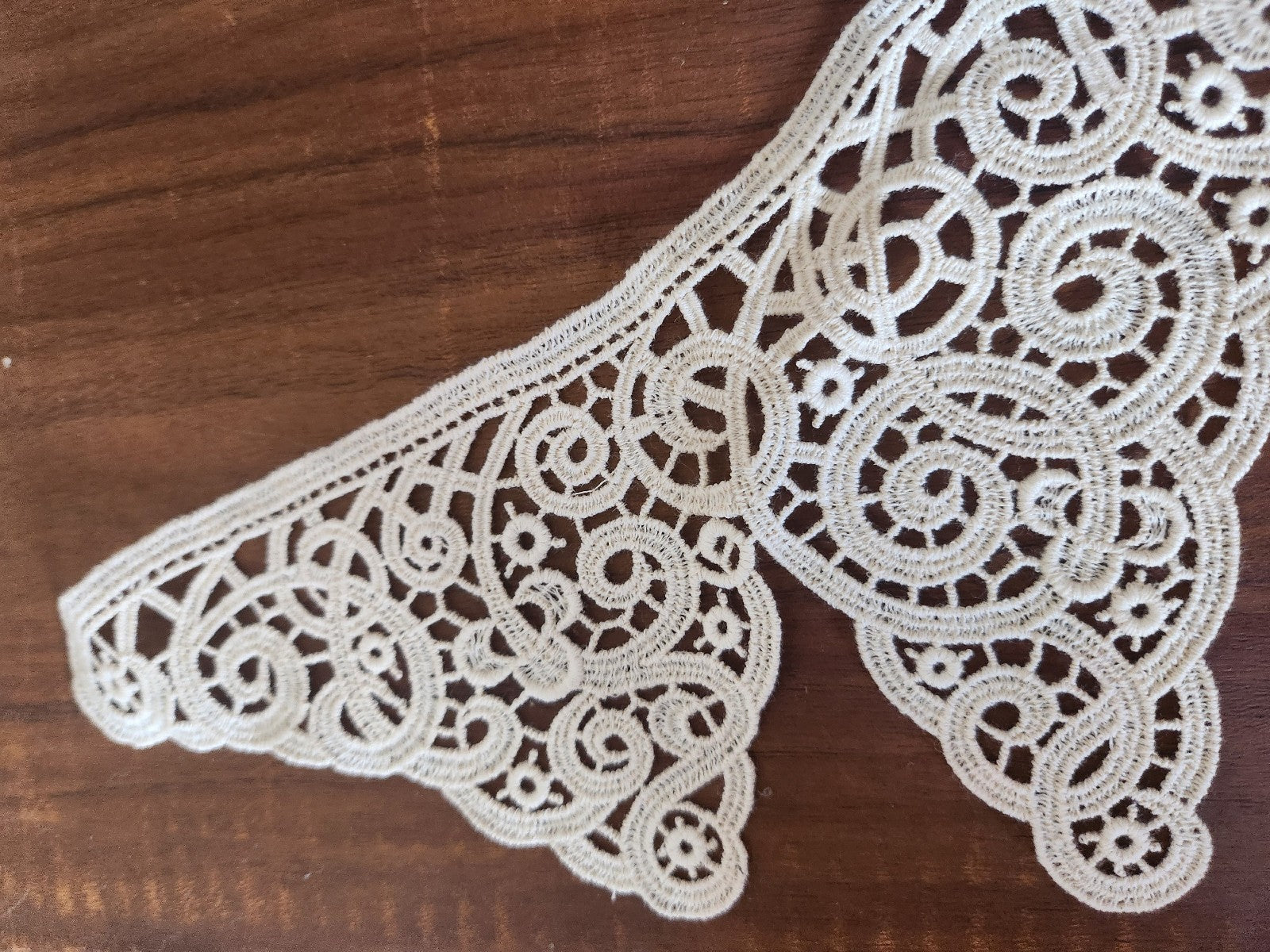 Ancien  col en tissu dentelle broderie  B3-6
