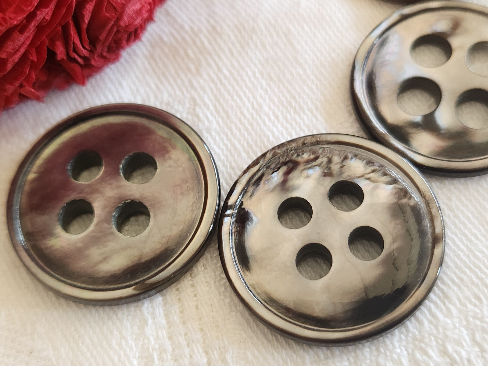 Lot 4 gros boutons vintage en nacre large passants 2,5 cm ref 746