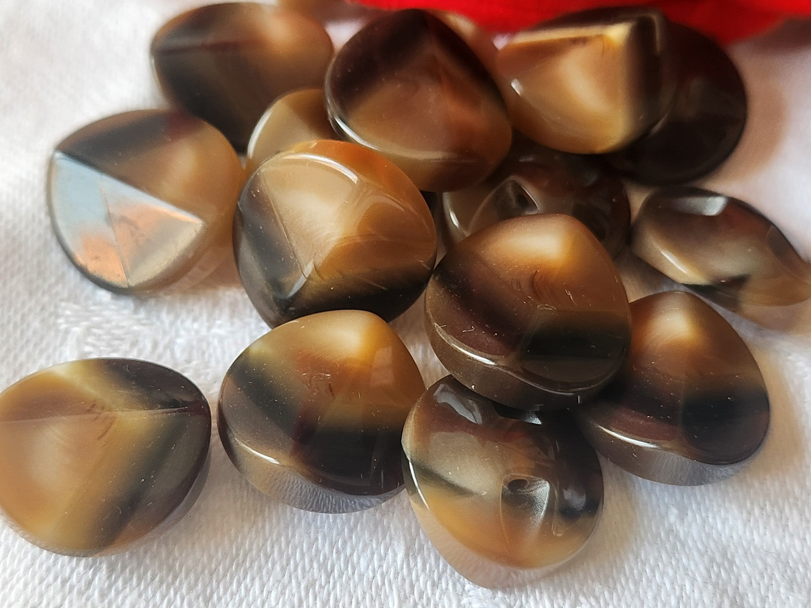 Lot 8 boutons vintage marron à pied originaux 1,7 cm  ref 1365