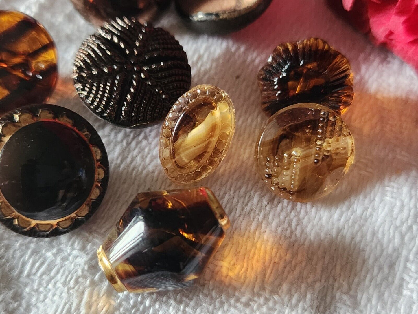 Lot 10 boutons anciens en verre panaché  marron 1,1 à1,3 cm G4R