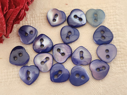 lot 16 boutons anciens en nacre bleu forme de coeur panaché 1,1 cm ref 5939