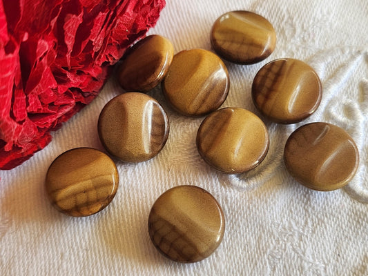Lot 9 boutons anciens en celluloid  art deco marron 1,3 cm ref 1698