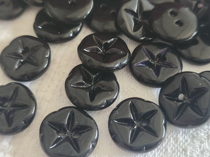 Lot 12 boutons anciens en verre noir etoile à trous diamètre 1,3 cm ref TA
