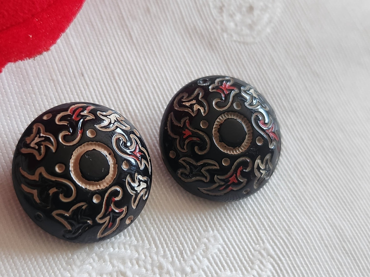 Duo boutons anciens en verre noir peint à pied   1,8 cm D15C