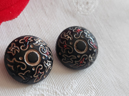 Duo boutons anciens en verre noir peint à pied   1,8 cm D15C
