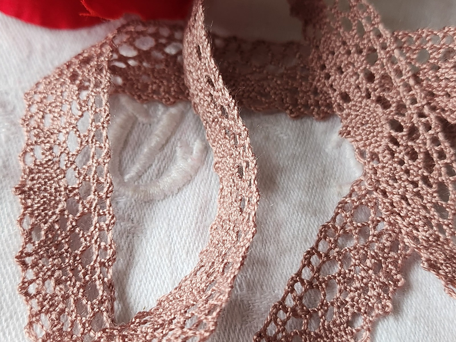 Dentelle vintage rose poudré vieux rose coton 3 métres sur 1,7 cm A6