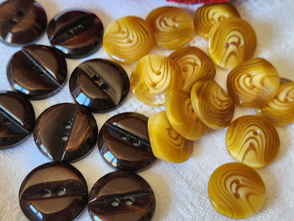 Lot 22 boutons vintage  marron 2 series 1,5 et 1,7 cm ref 5292