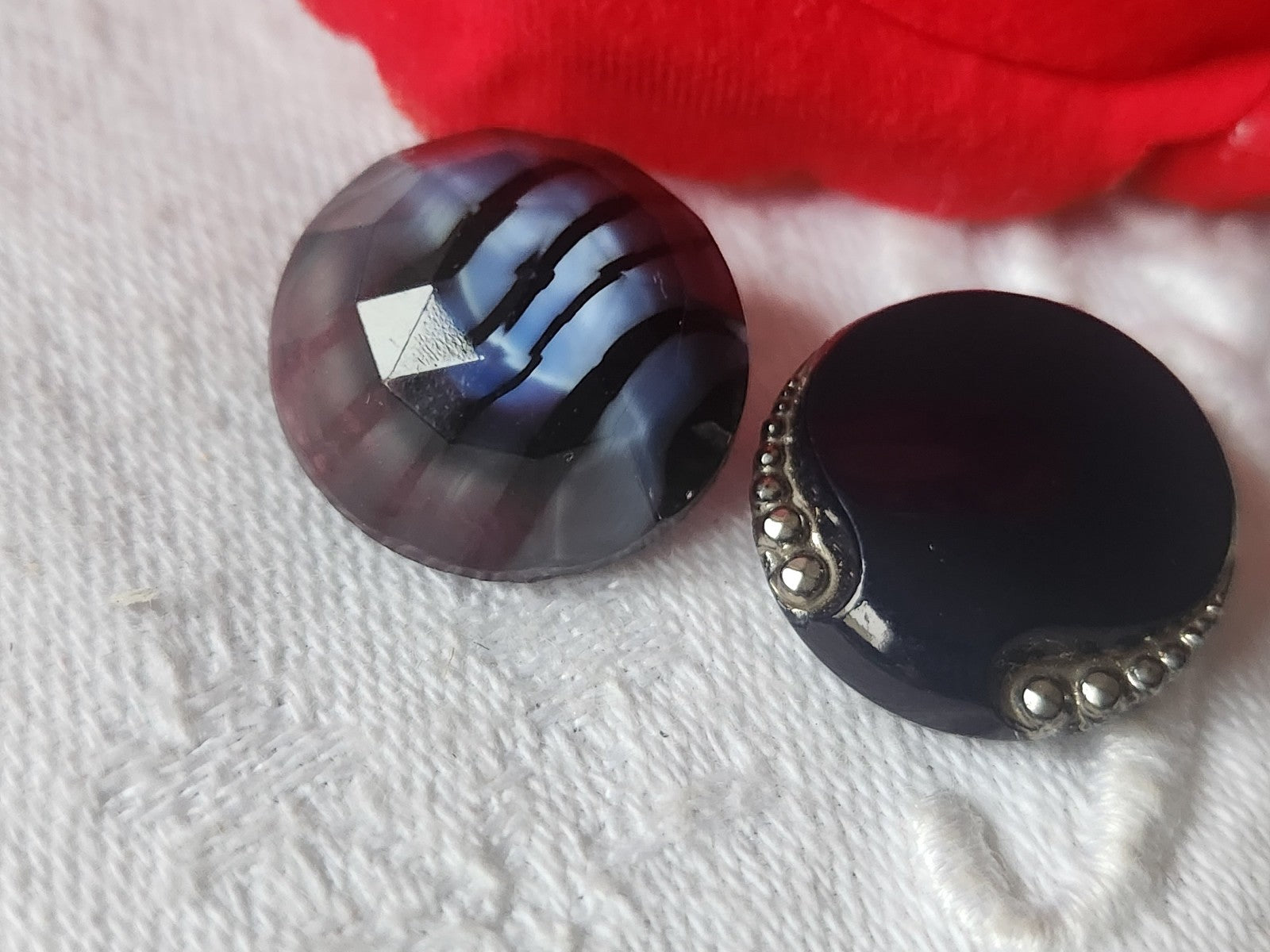 Duo boutons anciens en verre bleu travaillé vintage 1,8 cm D9I