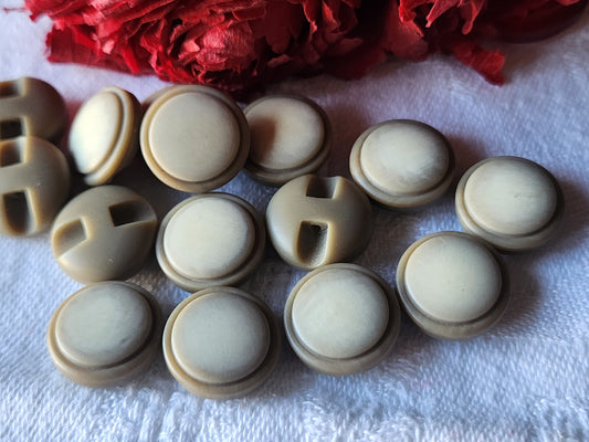 Lot 15  boutons vintage marron mat créme 1,4 cm pied ref 389