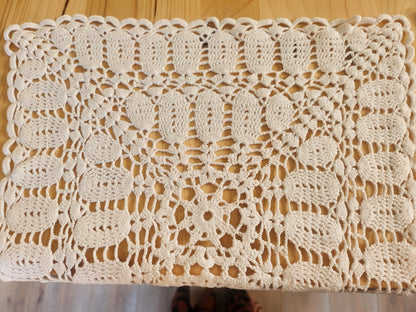 Grand napperon ancien crochet blanc rectangulaire 35 sur 55 cm B7