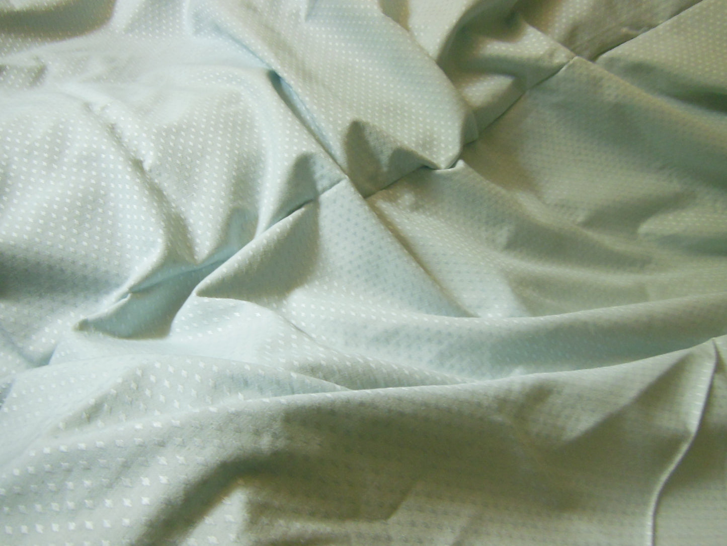 Coupon tissu ancien ameublement bleu tendre 2 mètres 20 sur 2 mètre 90 B1