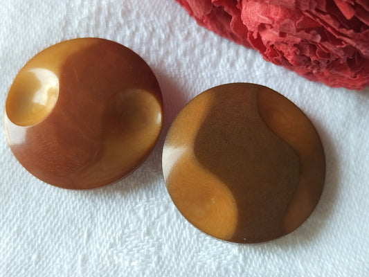 Duo boutons anciens en corozo bicolore echantillon  pied 2,7 cm G4G