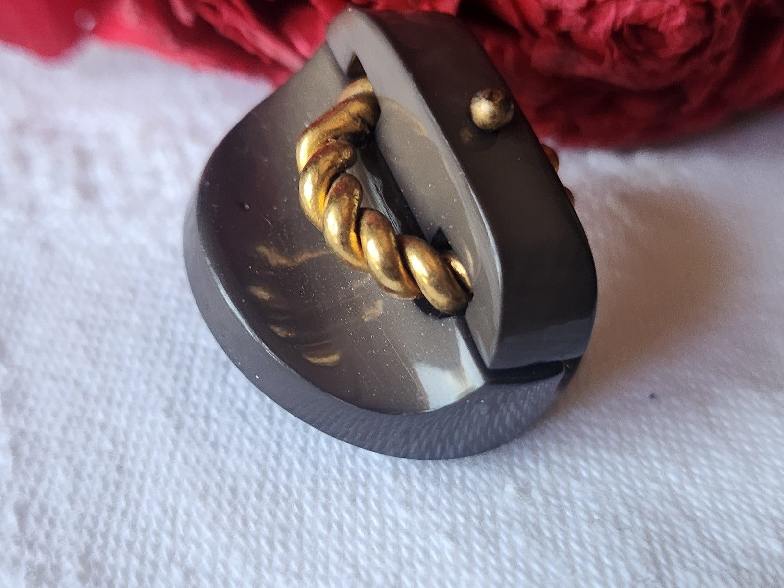 Gros bouton ancien marron torsade métal collection 2,6 cm ref TA