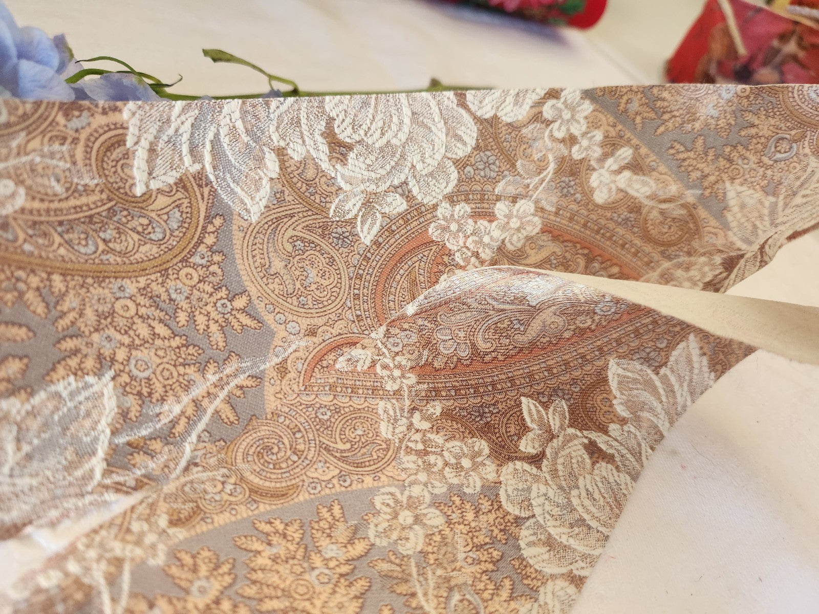Large galon ruban vintage motif relief 6,6 cm 4 métres 20 superbe B9