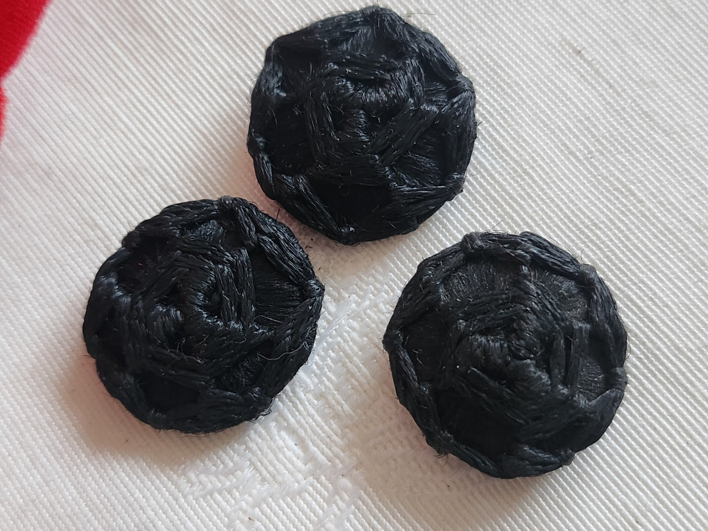 Trio  boutons anciens main passementerie noir 2,1 cm environ G12F