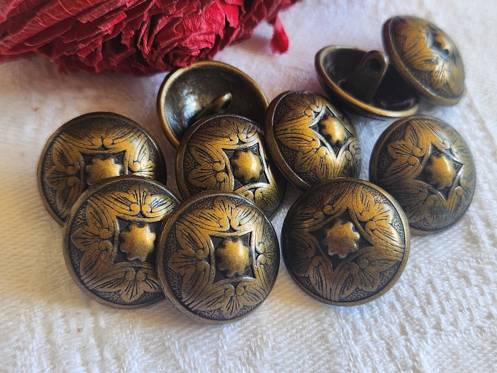 Lot 10 boutons métal cuivré lourd fond d'atelier 1,8 cm pied bombé ref 653