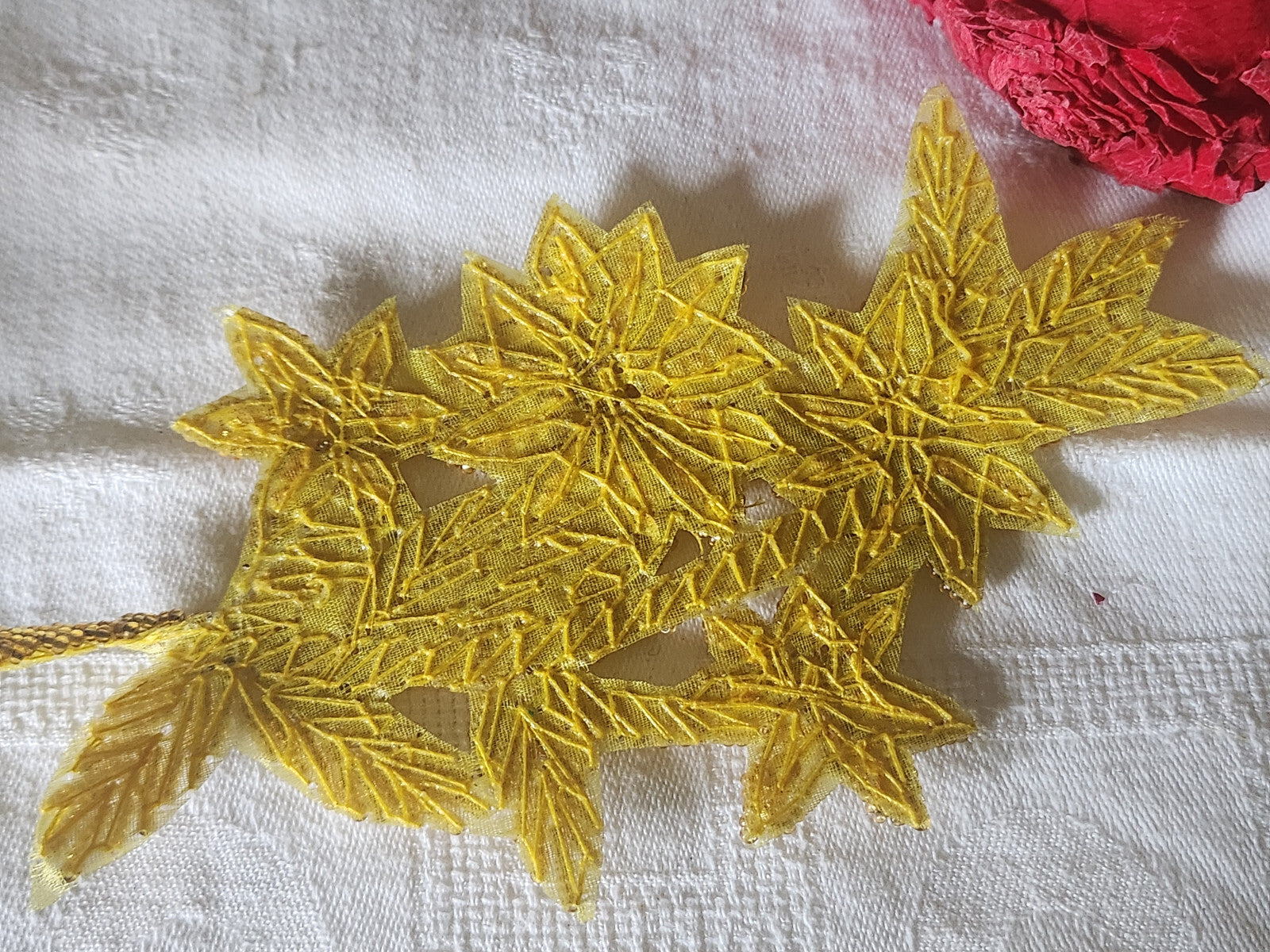Grosse broderie perlé or vintage  ornement application 16 cm T1