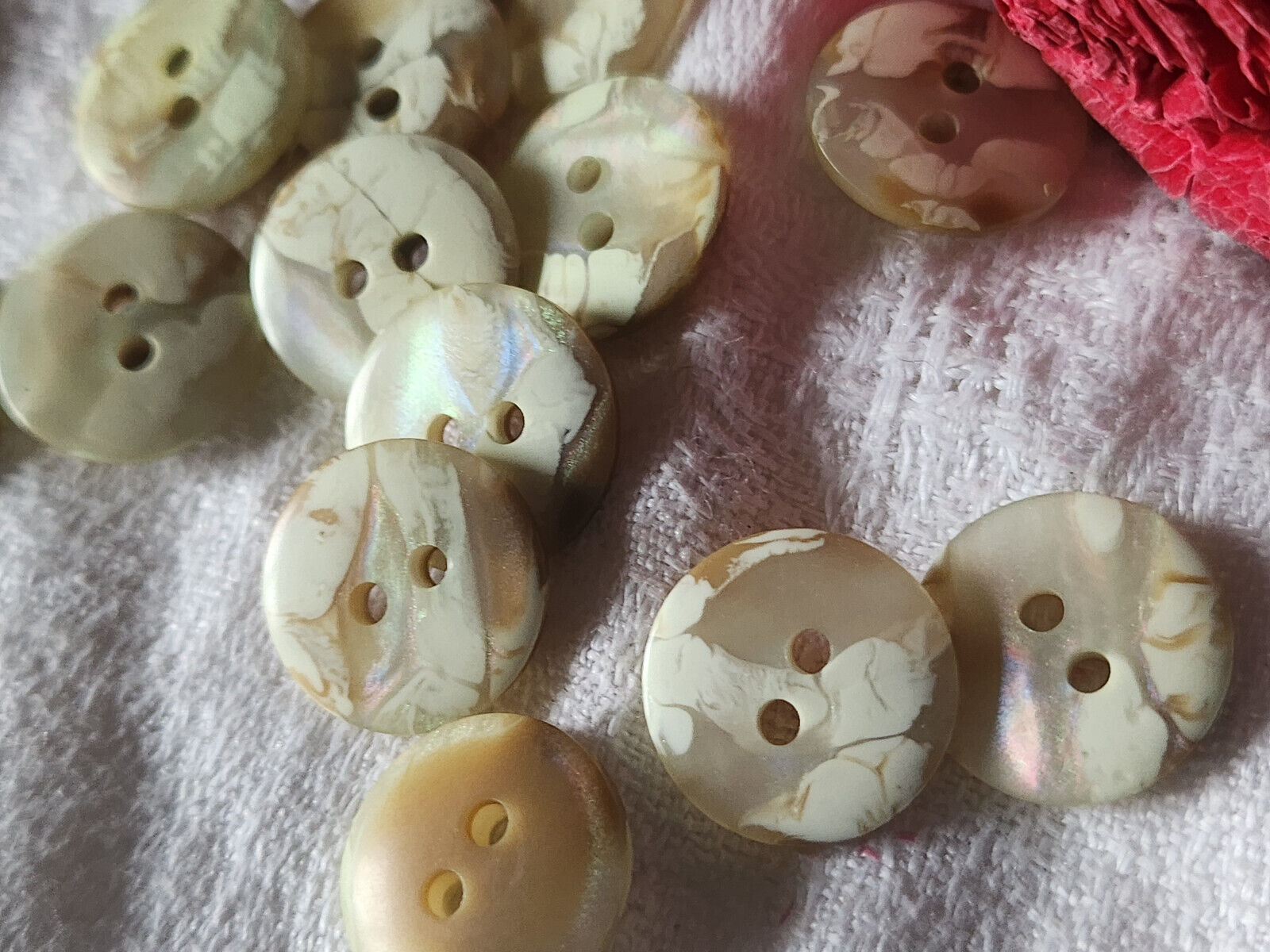 Lot 13 boutons vintage marron creme reflet mordoré 1,6 cm trous ref 5638
