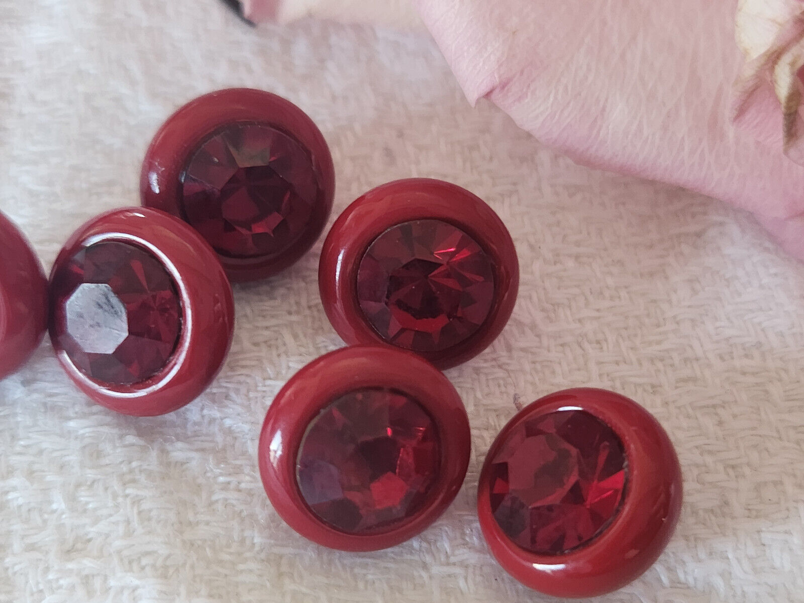 Lot 6 boutons vintage rouge avec strass en verre grelot mini 1,1 cm ref 0071