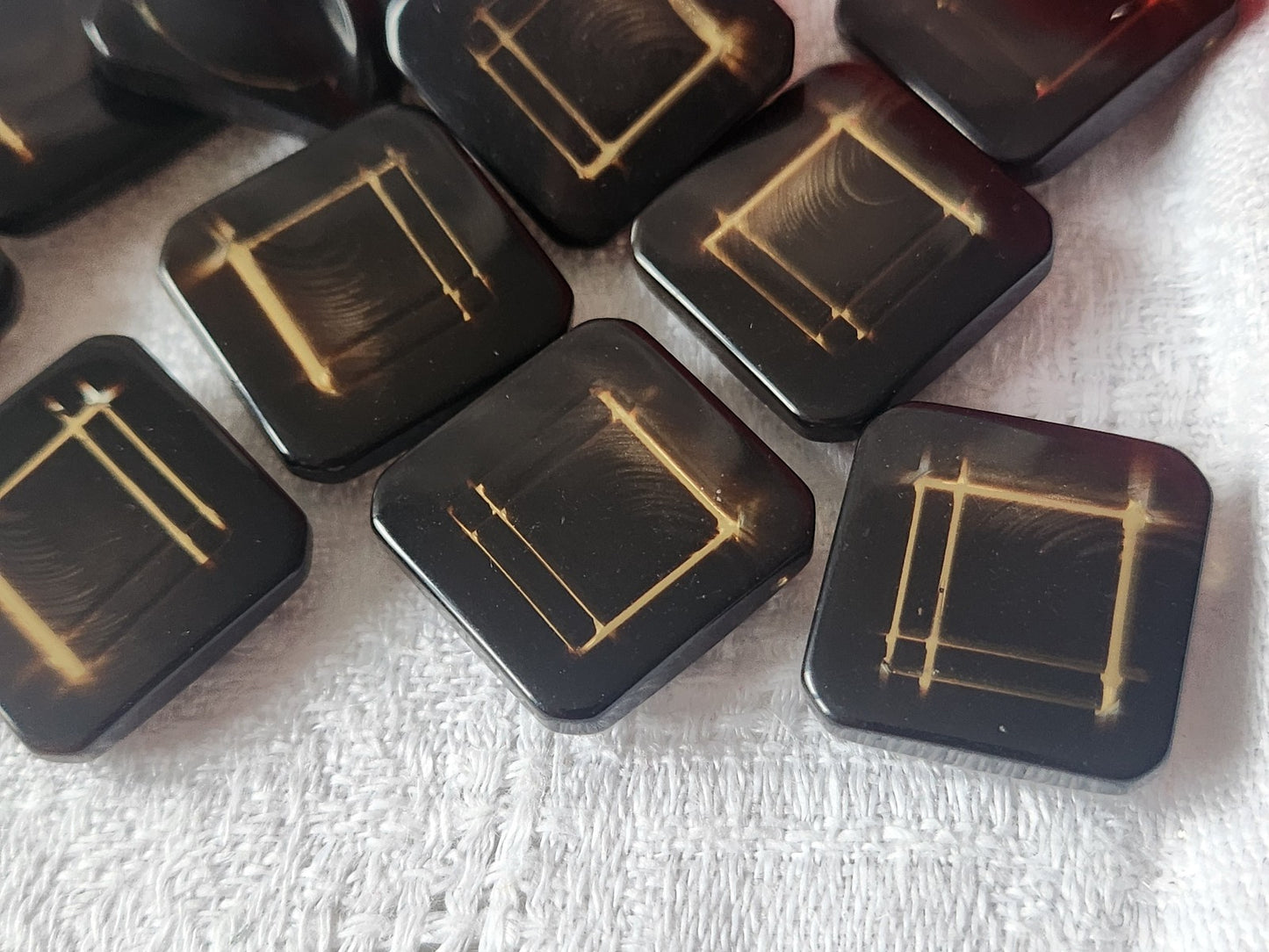Lot 10 boutons vintage marron inclusion doré carré pied 1,8 cm ref 3358