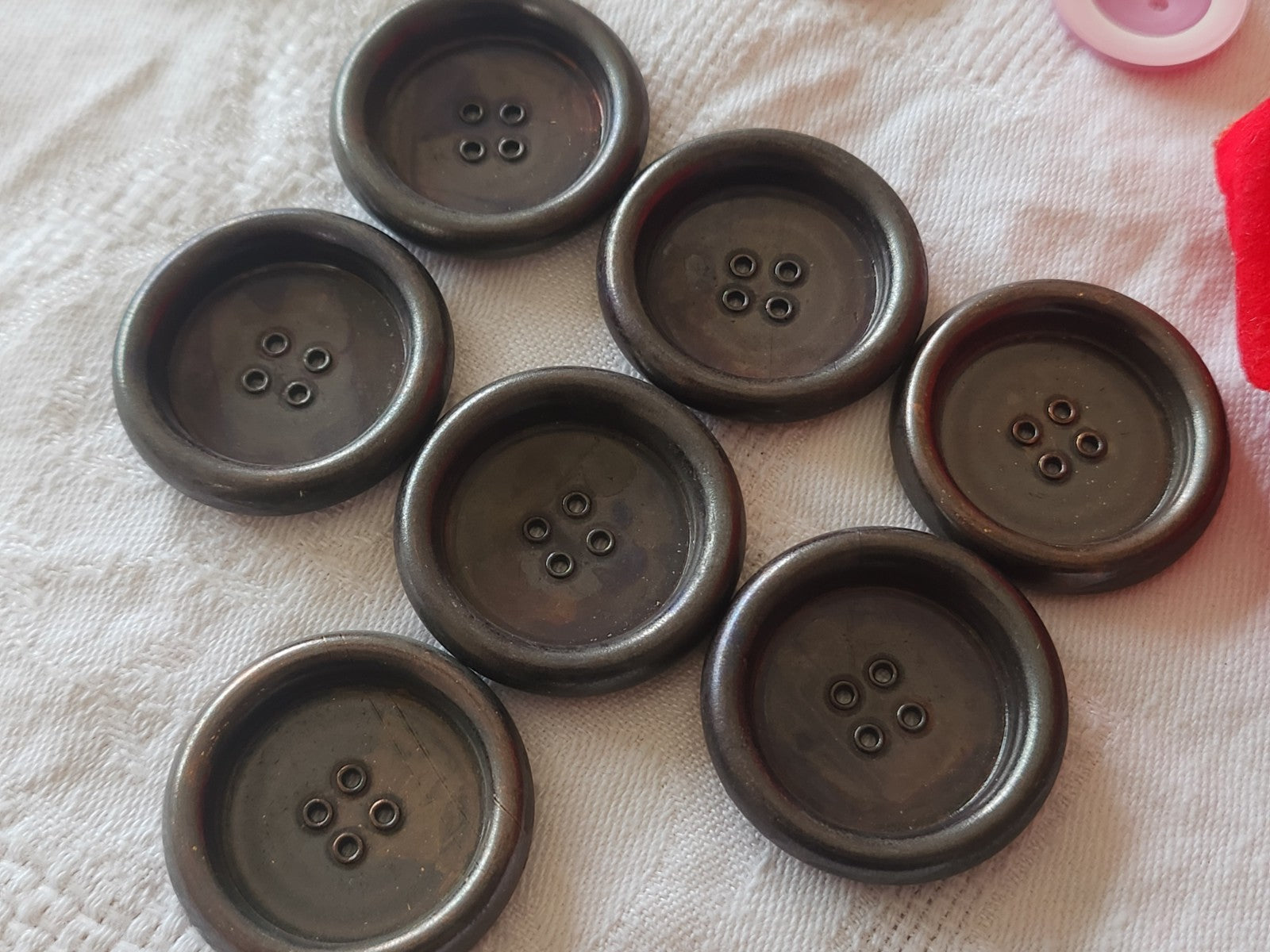 lot 7 gros boutons vintage en métal haut rebord  trous 3,3 cm ref 6414