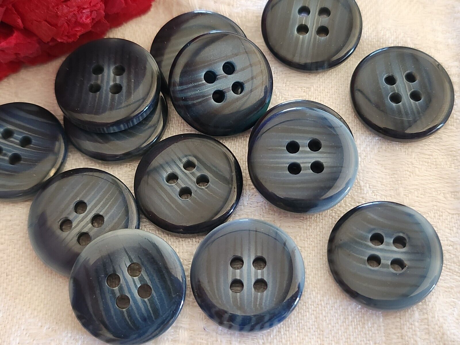 Lot 12 boutons vintage camaïeu bleu trous 1,8 cm ref 3047