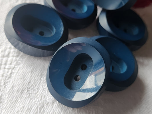 Lot 6 gros et  épais boutons vintage bleu 2,6 sur  3  cm lourd trous ref 4806