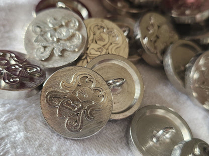 Lot 6 boutons vintage en métal argenté chevalier blason lourd 1,6 cm ref 4749