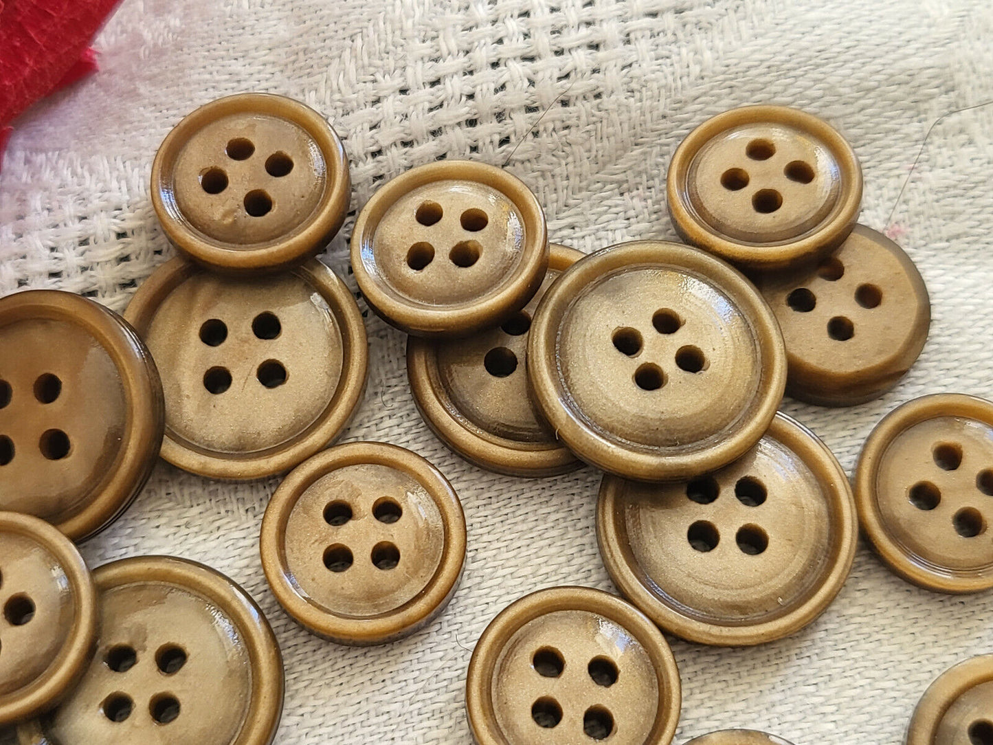 Lot 21 boutons vintage marron panaché 1,1 et 1,4 cm ref 1980