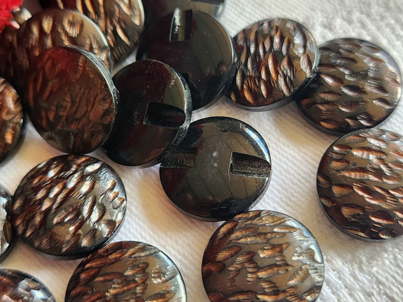 Lot 12 boutons vintage noir marron texturé 1,5 cm pied ref 1371