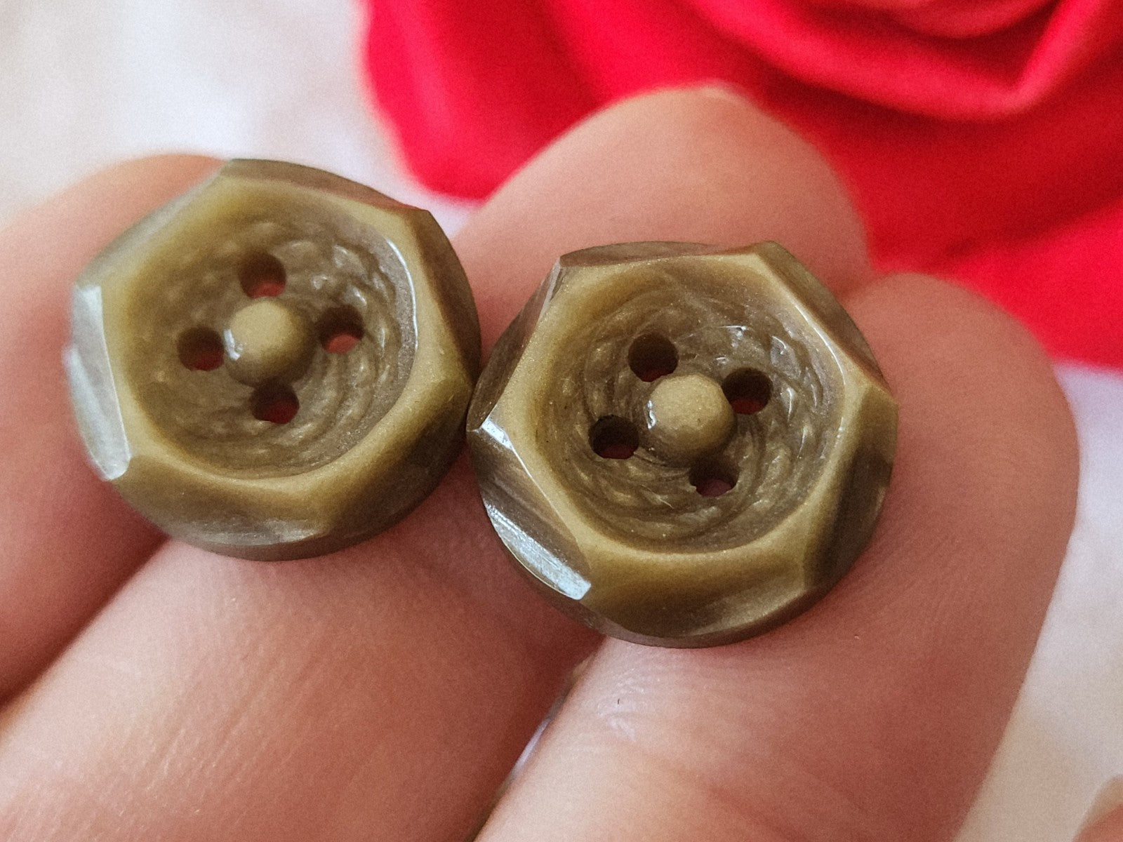 Lot 10 boutons vintage marron ancien travaillé 1,7 cm trous ref 3851