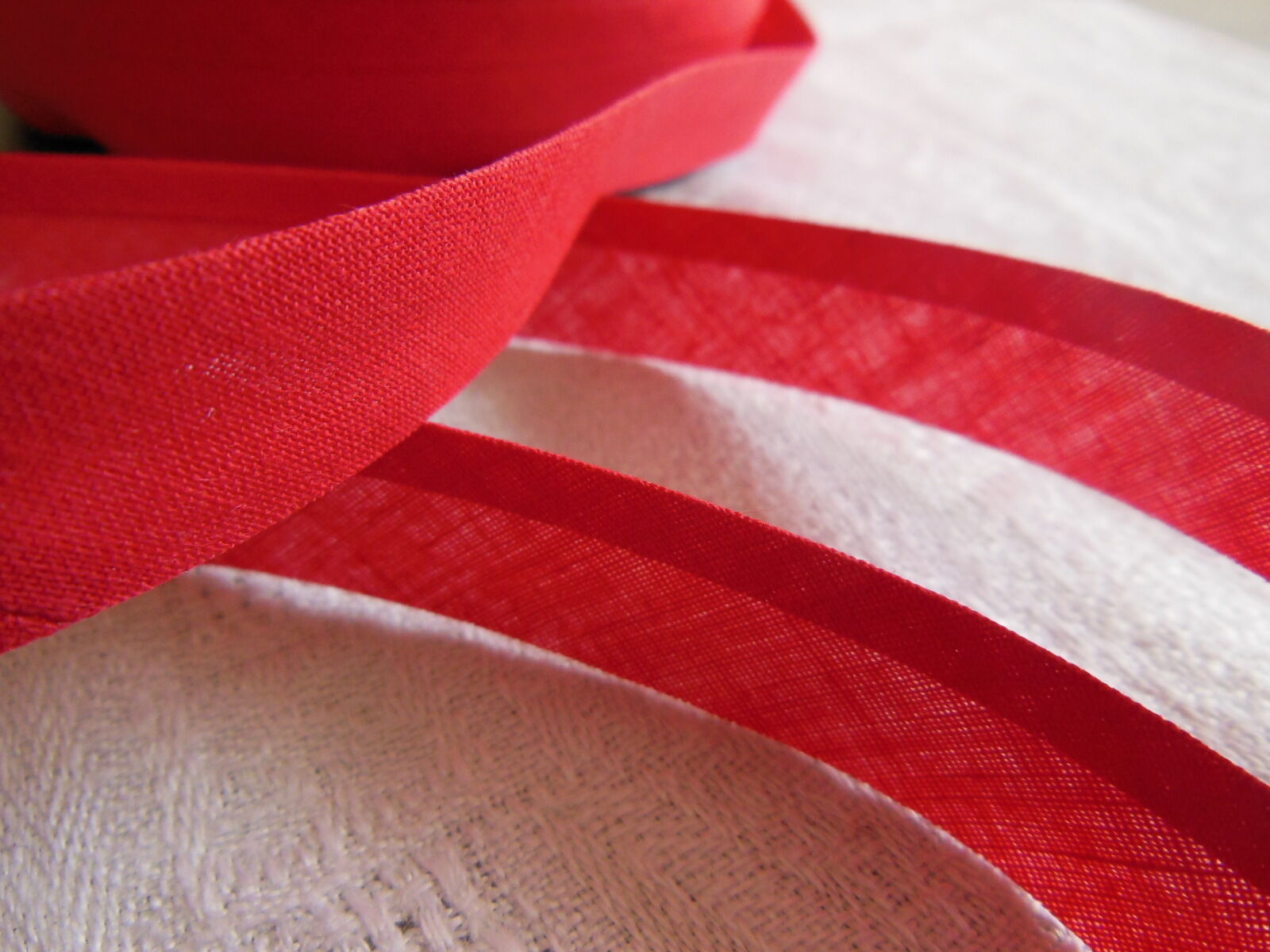 Biais vintage ruban bordure rouge 5 mètres sur 1,5  cm