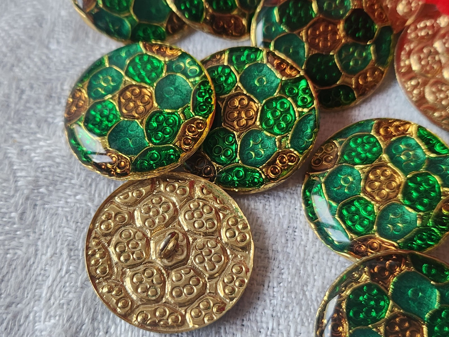 Bouton vintage métal effet mosaique orange vert pied 2,2 cm ref 5664