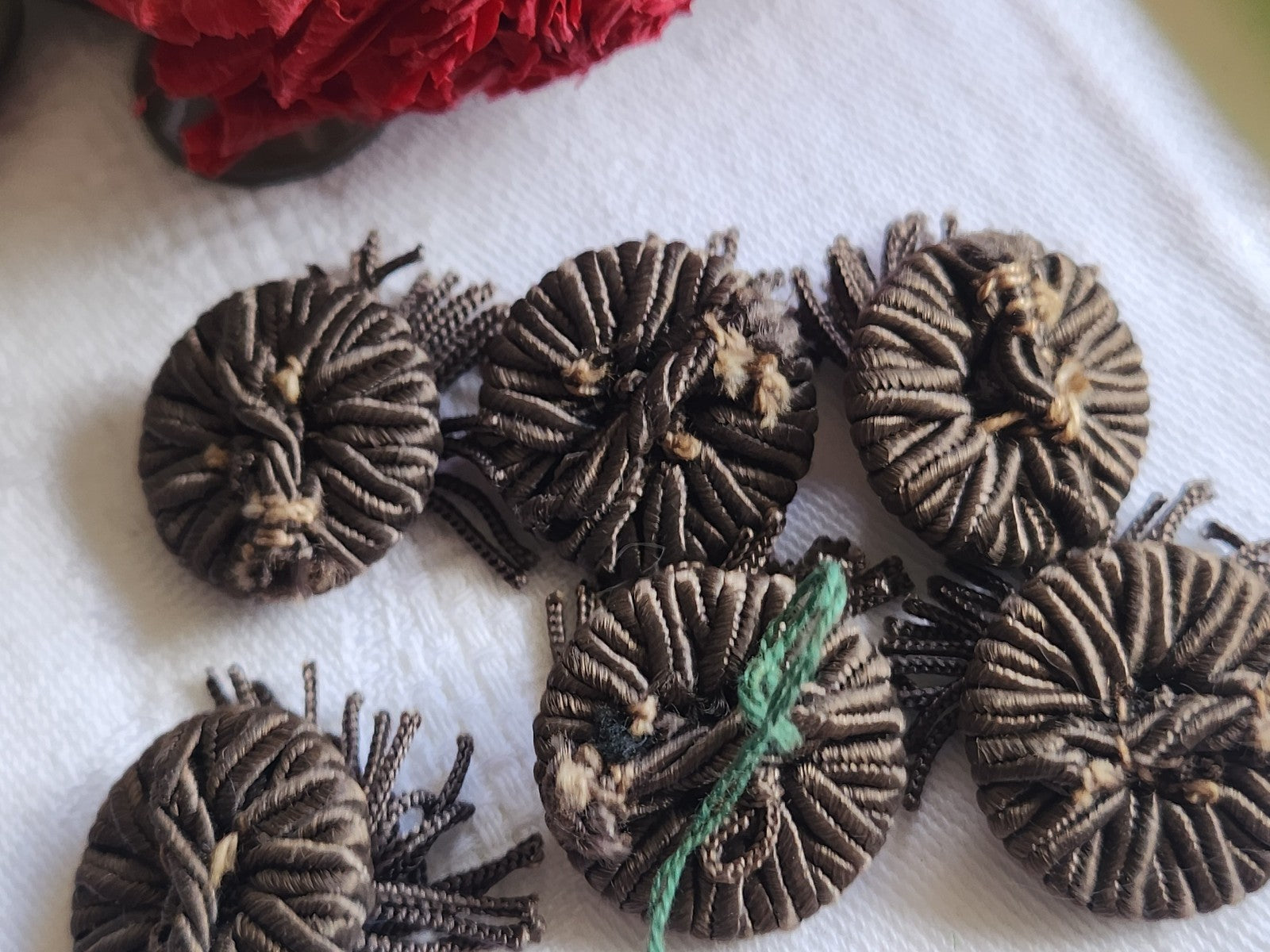 Lot 6 boutons anciens vintage passementerie  pendant 2,2 cm ref 1322