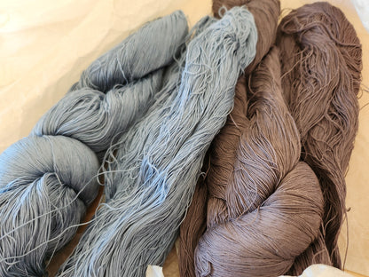 Lot 2 énormes écheveau de fil ancien gris bleu  168 grammes mercerie couture B8