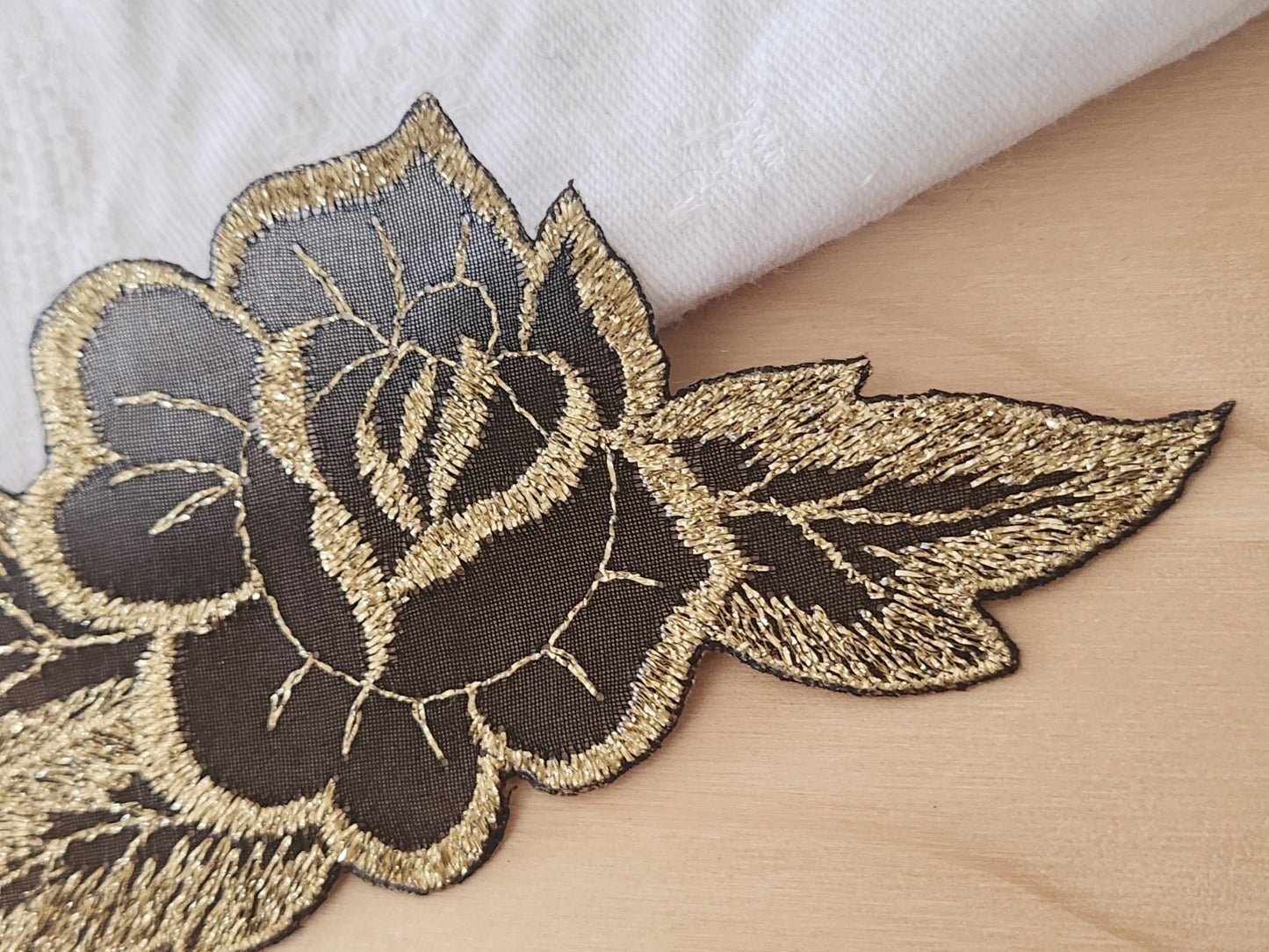 broderie fleur noir rose doré longue 15 cm T1-15