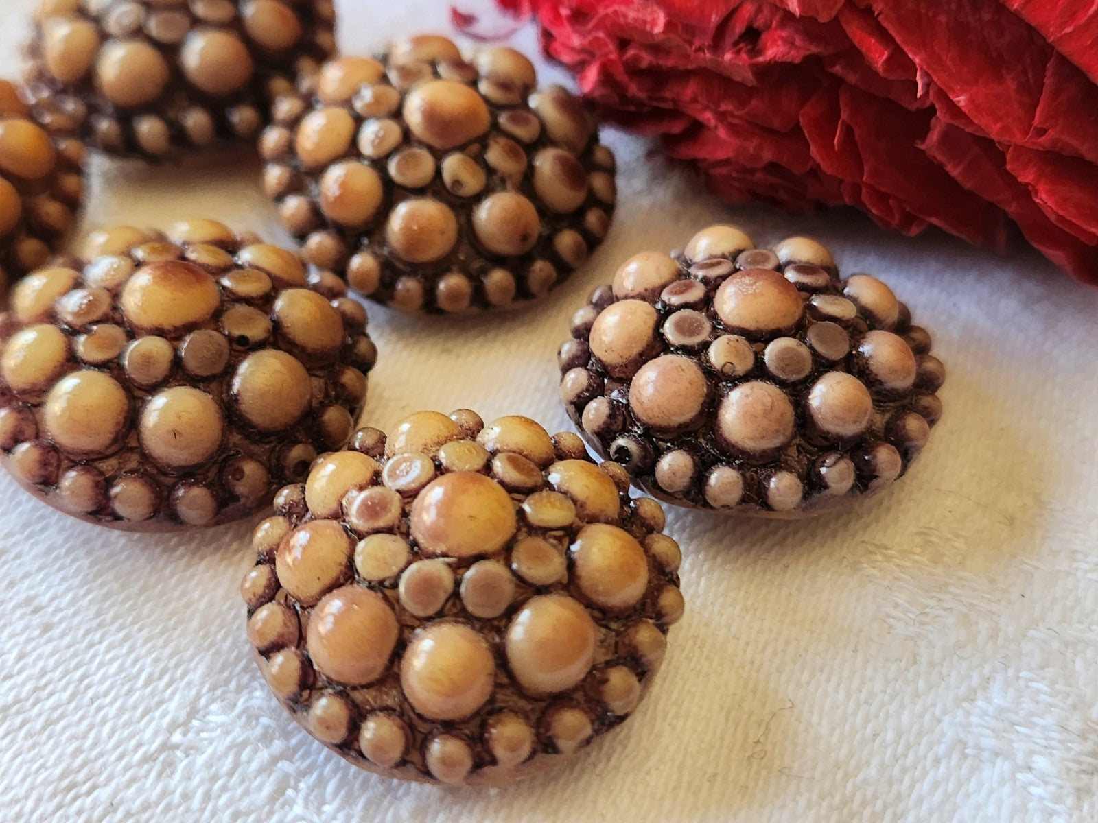 Lot 6 boutons vntage en résine marron  2,1 cm pied ref 4844