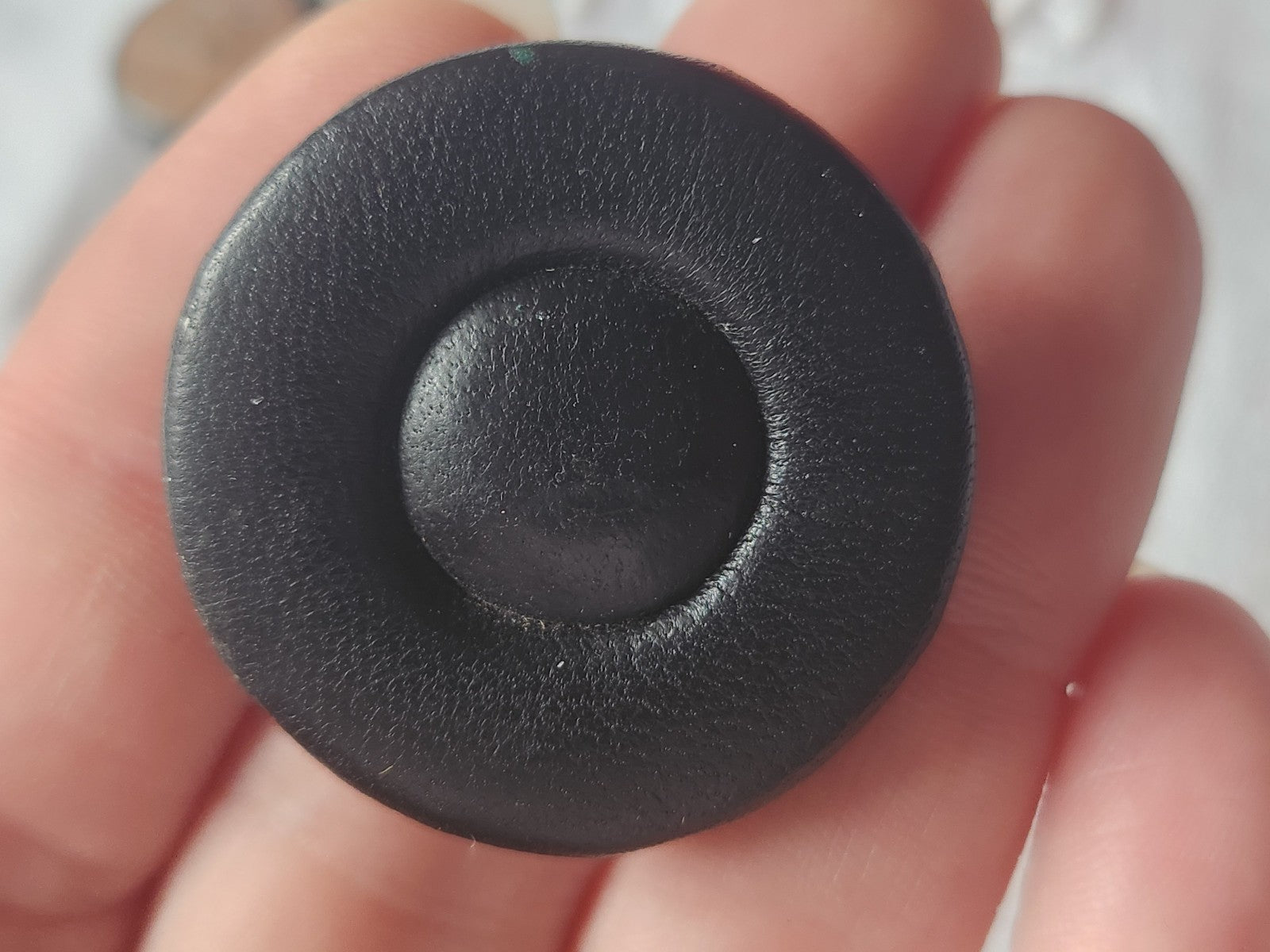 Collection gros bouton coeur cuir noir pied 3,6 cm G5S