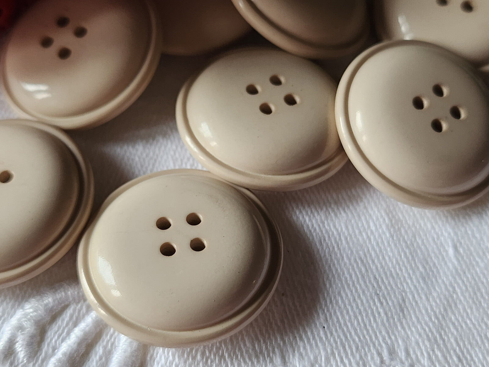 lot 6 gros boutons vintage beige blanc cassé 2,7 cm ref 3308
