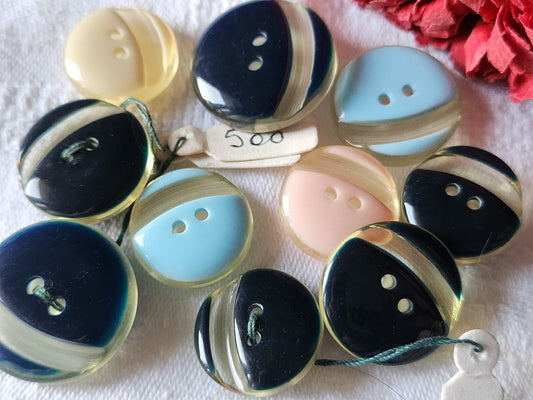 Lot 9  boutons vintage panaché assortiment 1,8 à 2,3 cm trous ref 5999