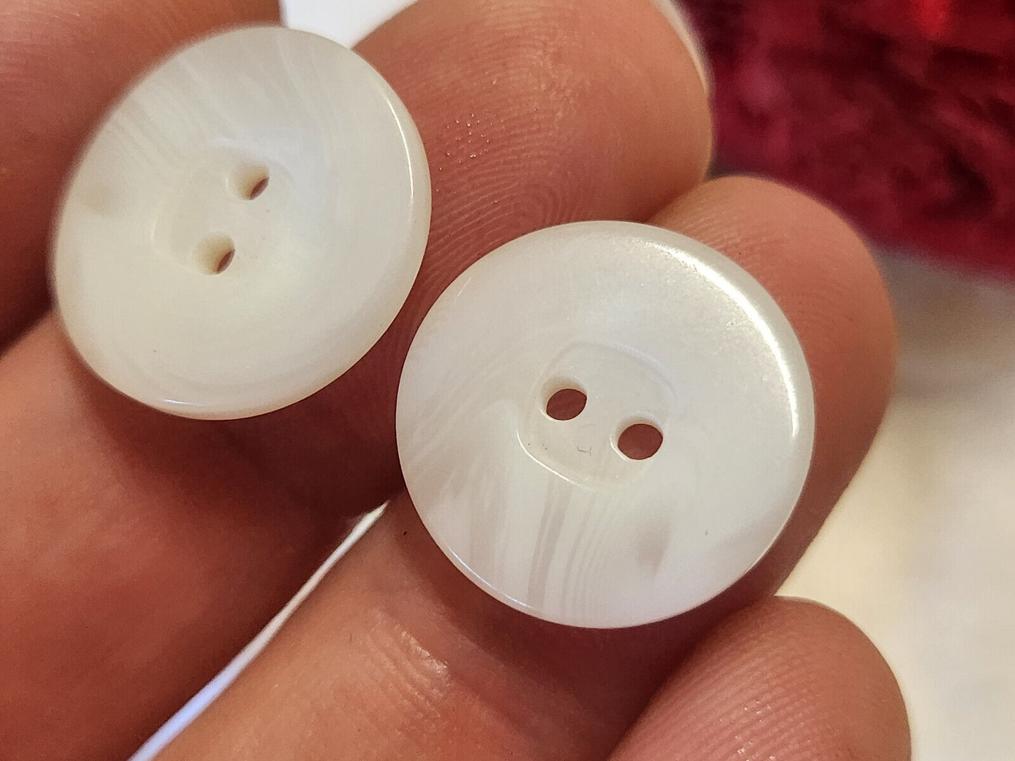 Lot 14 boutons vintage blanc veiné trous 1,8 cm ref 170