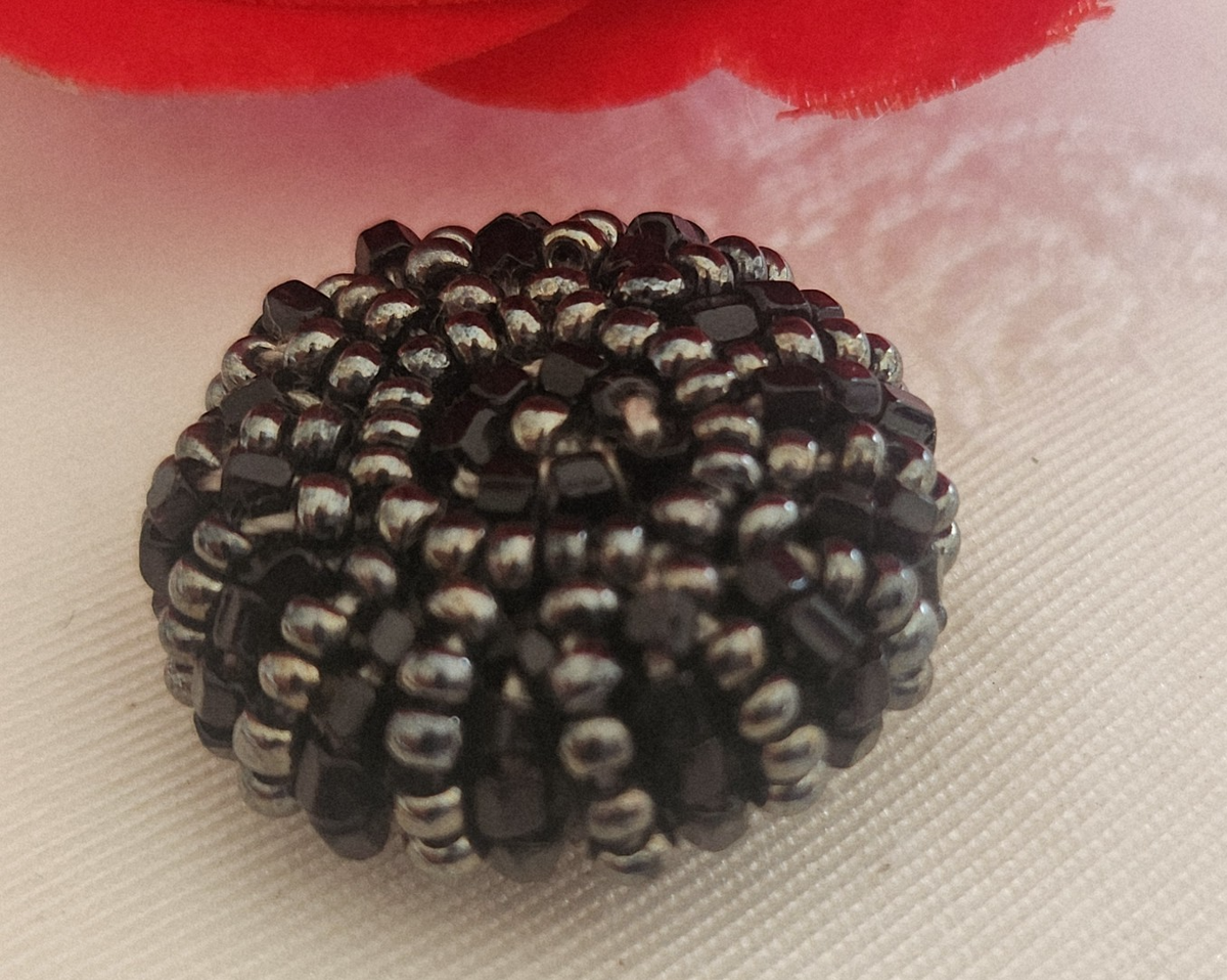 Bouton ancien torsade perle rocaille  main bijoux parurier 2,4 cm ou 24 mm  G3Q