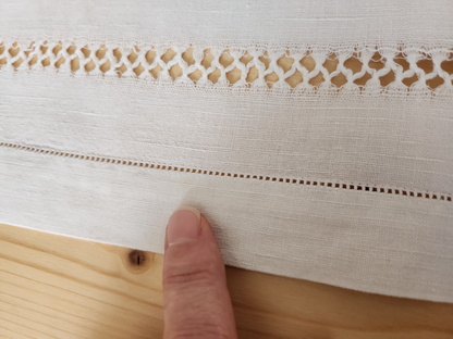 Ancien cache torchon blanc broderie bleu moulin superbe 54 cm sur 120 cm B8